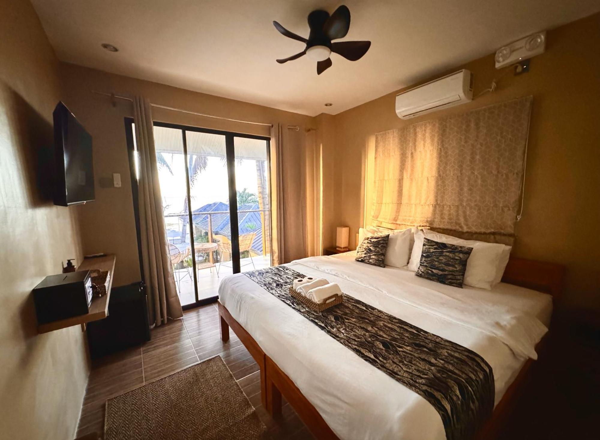 Southseas Beach Resort And Dive Center Santander Εξωτερικό φωτογραφία