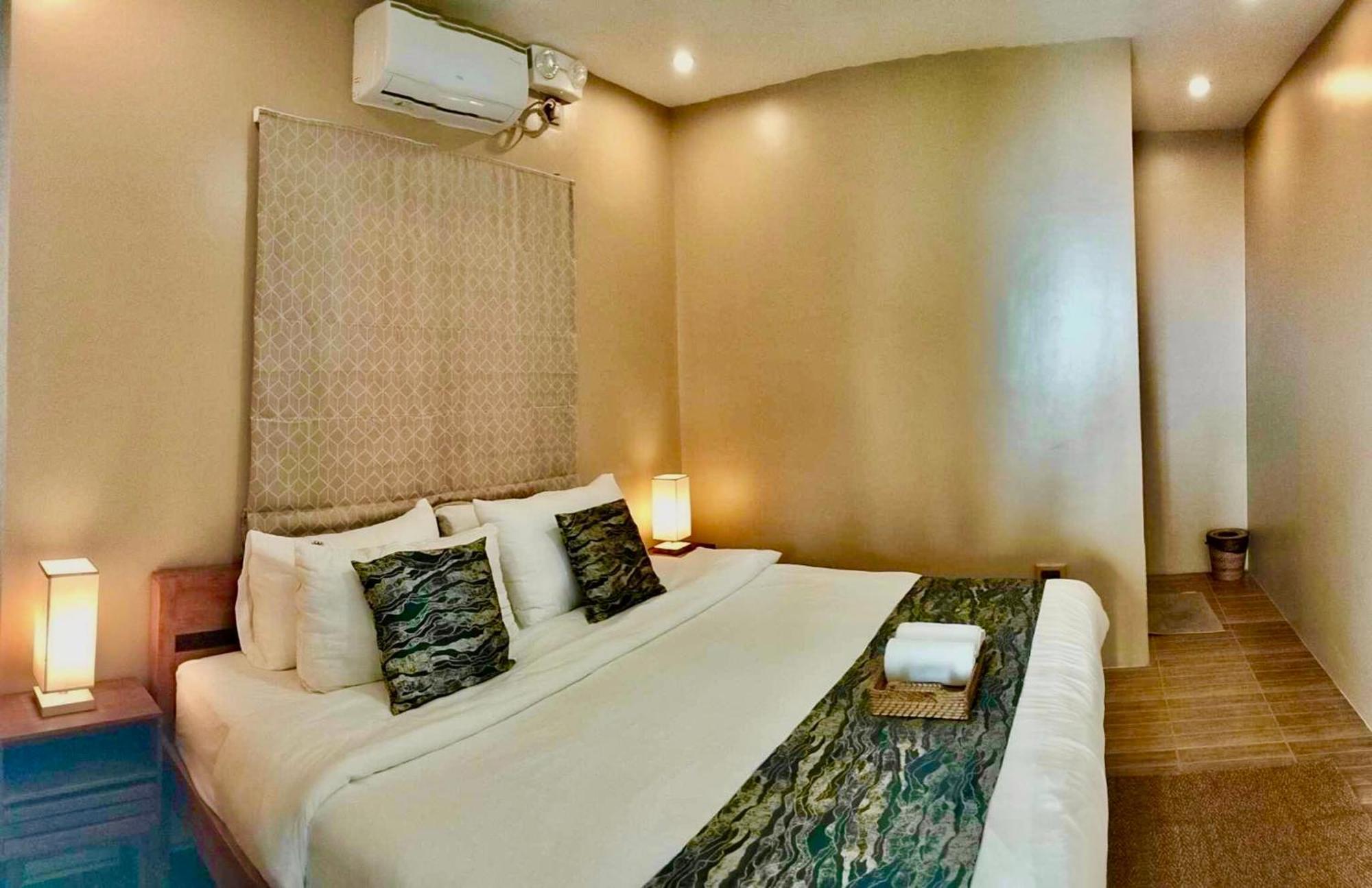 Southseas Beach Resort And Dive Center Santander Εξωτερικό φωτογραφία
