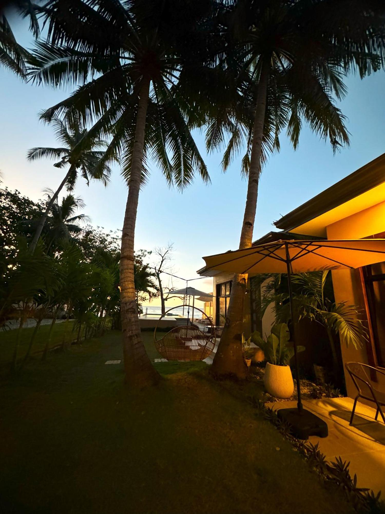 Southseas Beach Resort And Dive Center Santander Εξωτερικό φωτογραφία