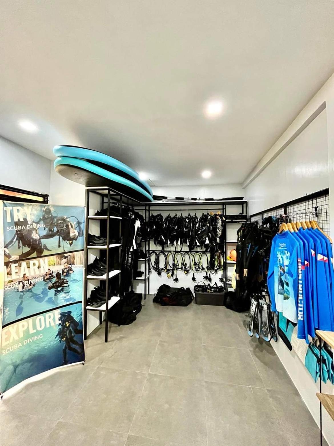 Southseas Beach Resort And Dive Center Santander Εξωτερικό φωτογραφία